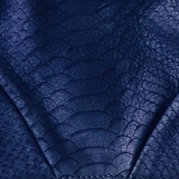 Henri Bendel purple bag wristlet - Picture 8 of 11